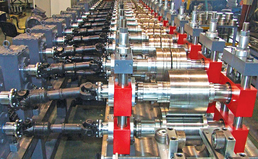 Che cos'è una macchina formatrice di rotoli e le sue applicazioni